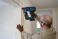 Bosch Power Tools 18V 16-Gauge Angled Finish Nailer GNH18V-16MAN