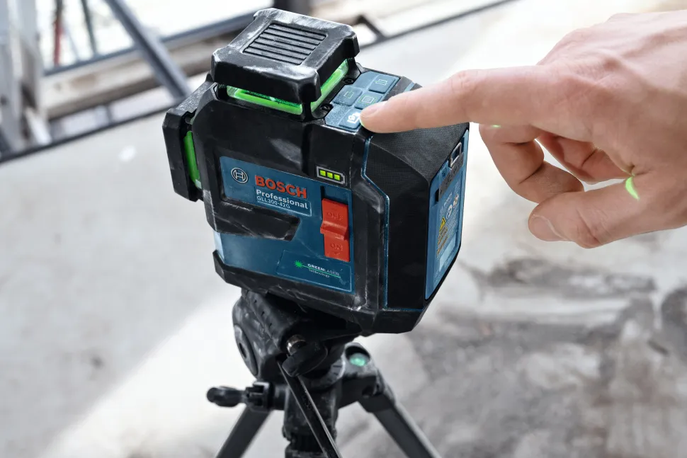 Bosch Power Tools 3.7V Leveling and Alignment Laser GLL300-42GL