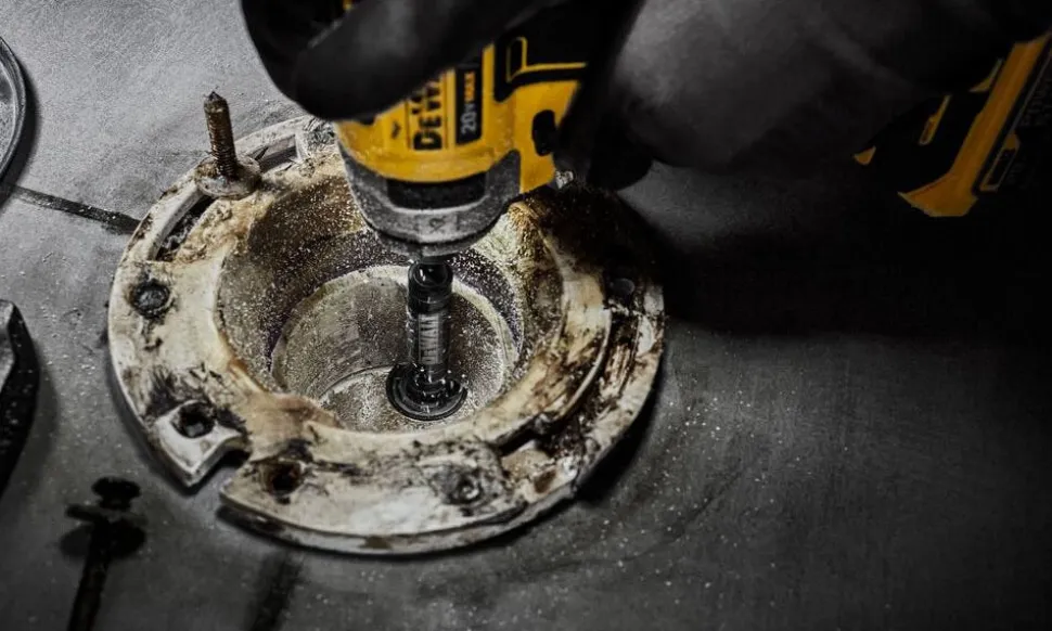 DeWalt Impact Connect Inside Pipe Cutter 1-1/3" Diamond Grit DWAIPCIR