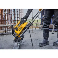 DeWalt POWERSHIFT™ Vibrating Screed Kit DCPS330AG2