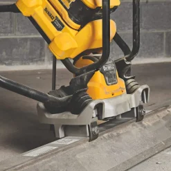 DeWalt POWERSHIFT™ Vibrating Screed Kit DCPS330AG2