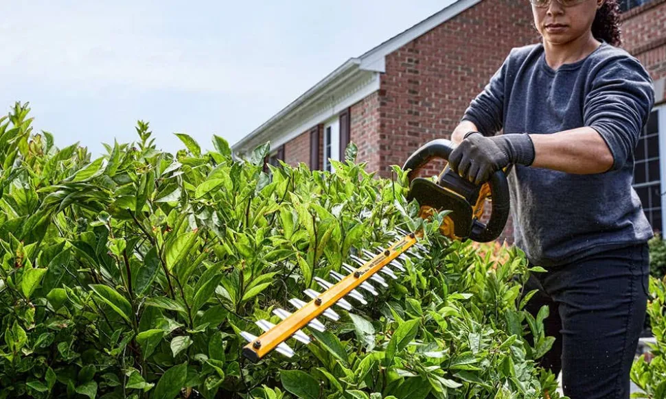 DeWalt 60V MAX 26" Brushless Cordless Hedge Trimmer (Tool Only) DCHT870B