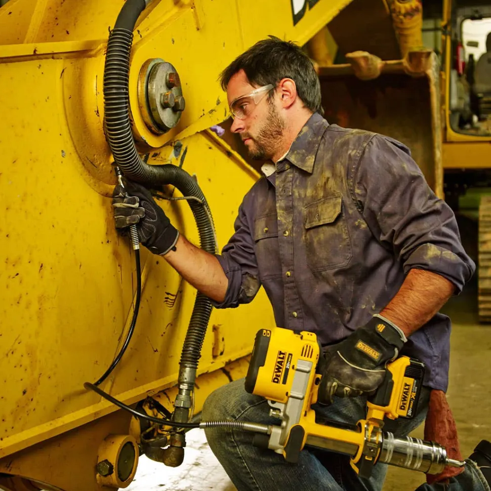 DeWalt 20V Max Cordless Lithium-Ion Grease Gun Kit DCGG571M1