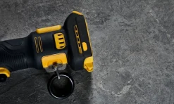 DeWalt 20V MAX Hydraulic Knockout Tool Kit DCE600D1