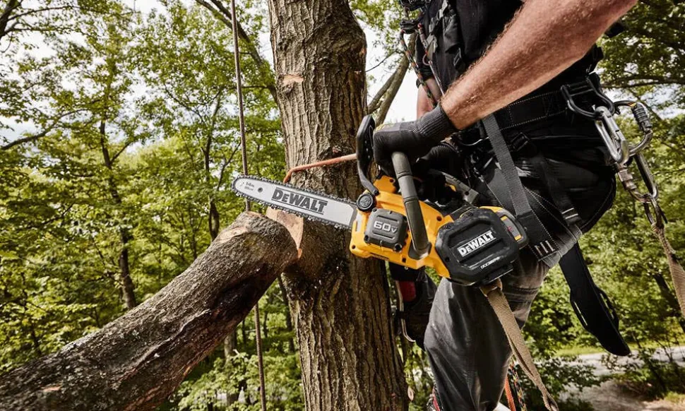 DeWalt 60V MAX 14" Top Handle Chainsaw Kit DCCS674X2
