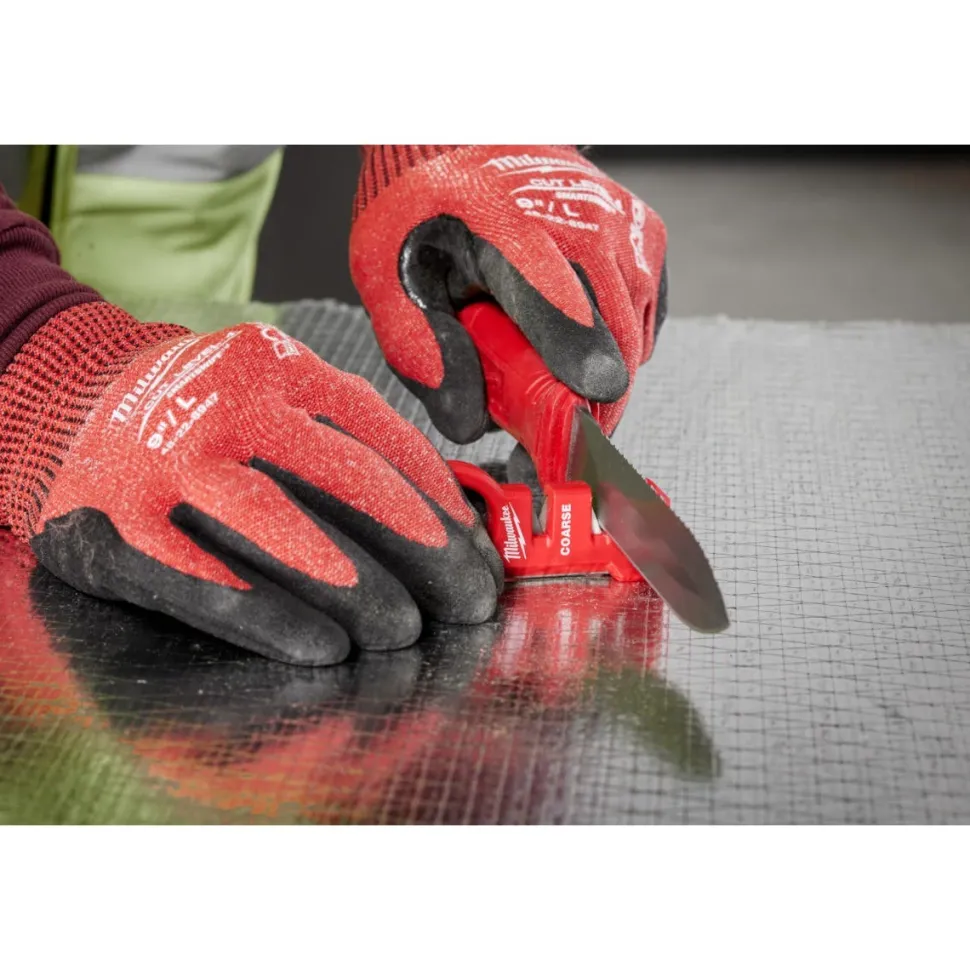 Milwaukee Compact Knife Sharpener 48-22-1590