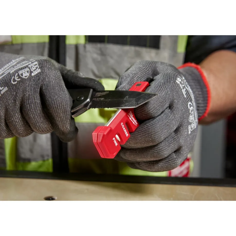Milwaukee Compact Knife Sharpener 48-22-1590