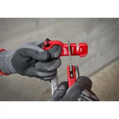 Milwaukee Compact Knife Sharpener 48-22-1590