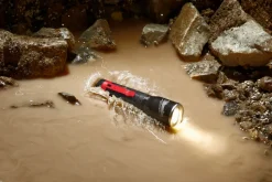 Milwaukee Focusing Flashlight 325 Lumens (3x AAA) 2107