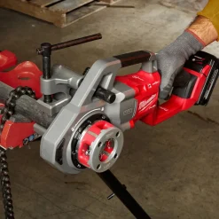Milwaukee M18 FUEL Compact 11R Pipe Threader + 4 Aluminum Die Head Kit NPT (1/2