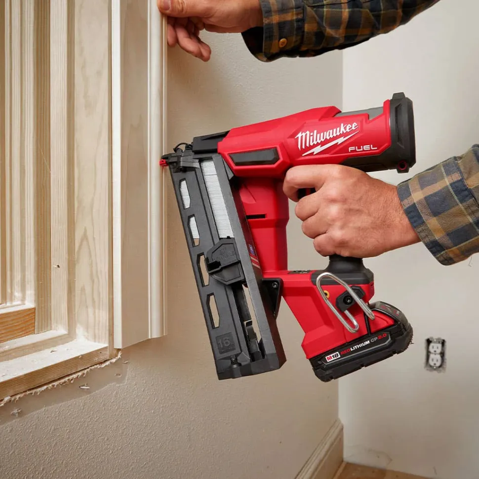 Milwaukee M18 FUEL 16 Gauge Angled Finish Nailer (Tool Only) 2841-20