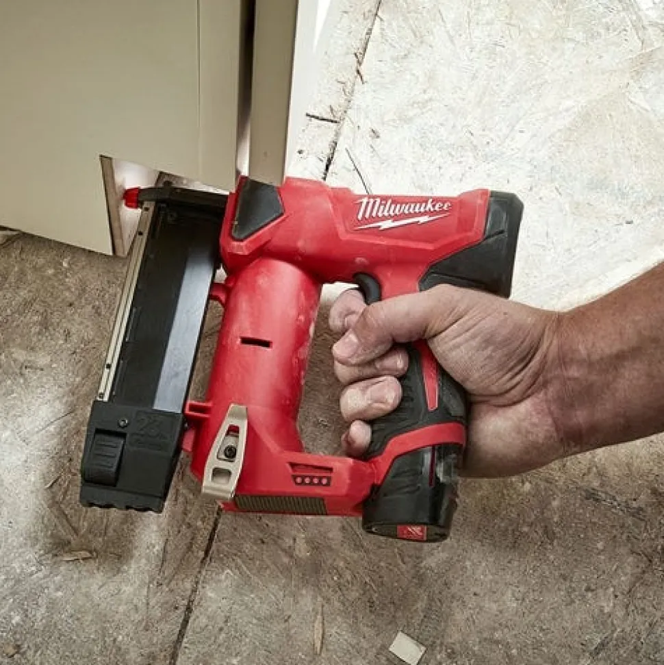 Milwaukee M12 23 Gauge Pin Nailer Kit 2540-21