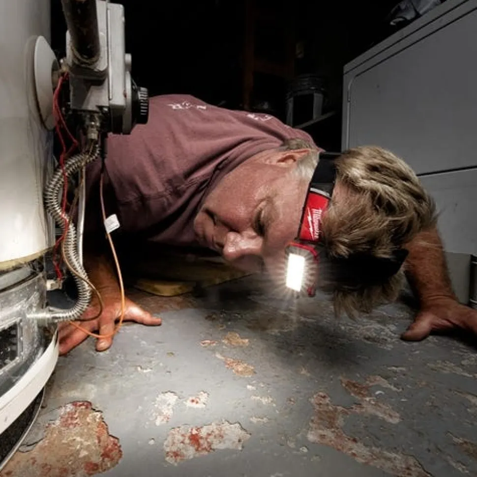 Milwaukee RedLithium USB 600 Lumen Low-Profile Headlamp (3.0Ah) Kit 2115-21