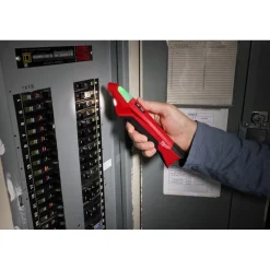 Milwaukee Tools Circuit Breaker Finder with LED 2222-20