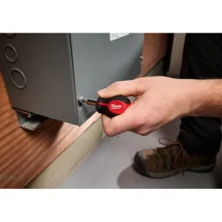 Milwaukee Tools 6-IN-1 Stubby Multi-Bit Screwdriver 48-22-2762