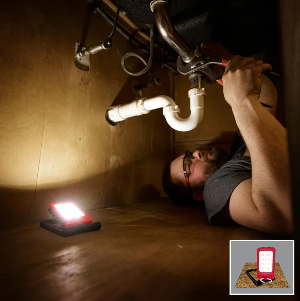 Milwaukee Tools Low-Profile Magnetic Task Light USB Rechargeable 500 Lumens 2013R