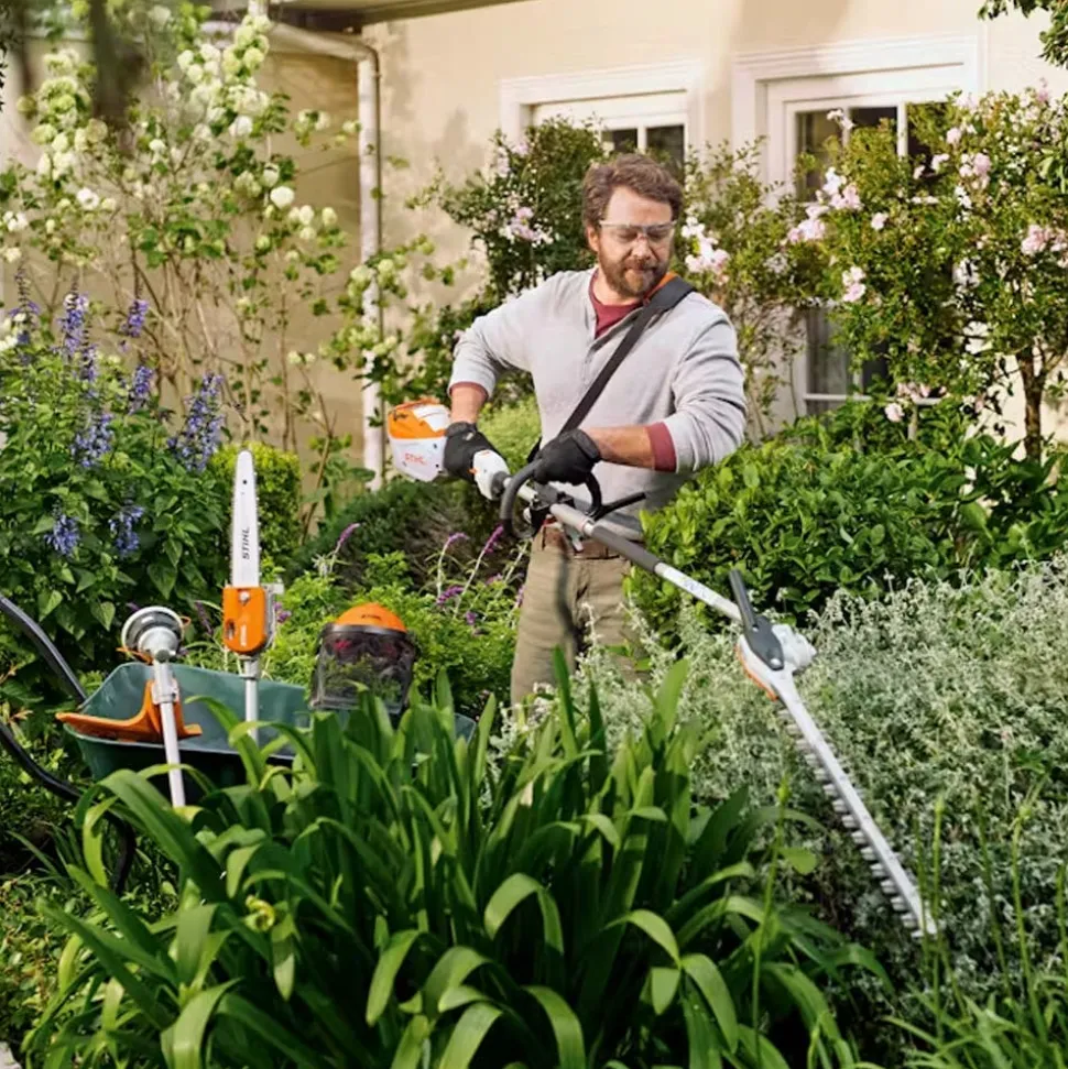 STIHL KMA 80 R w/ AK 20 battery and AL 101 charger KMA 80 R